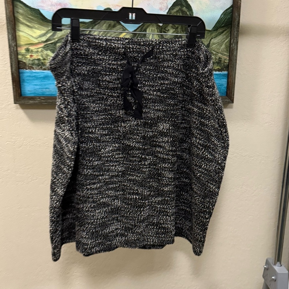 LOFT Black and Gray Boucle Skirt